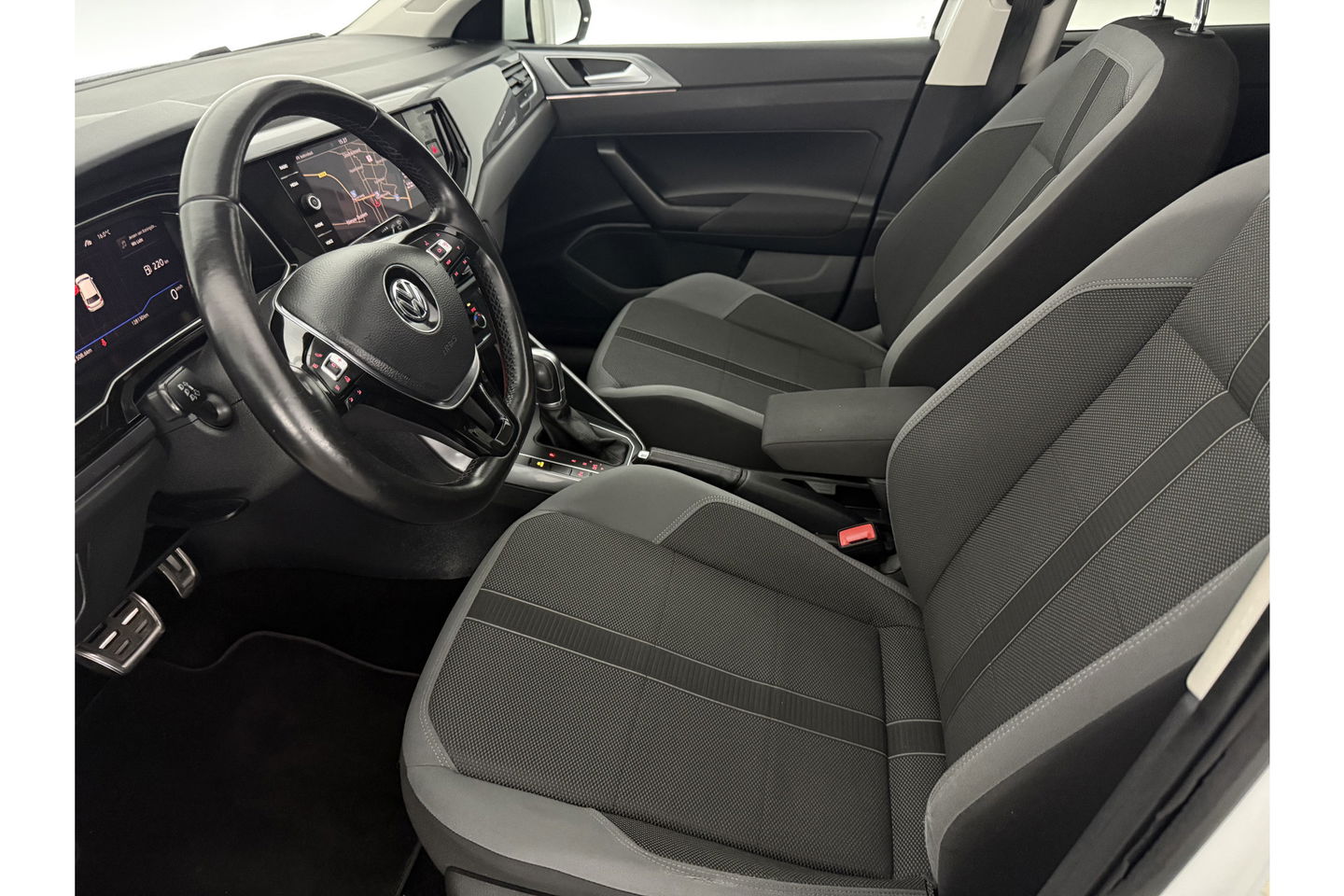 Volkswagen Polo 1.0 TSI Highline Pano DSG LED Virtual Carplay Clima Cruise Navi PDC 17''LMV