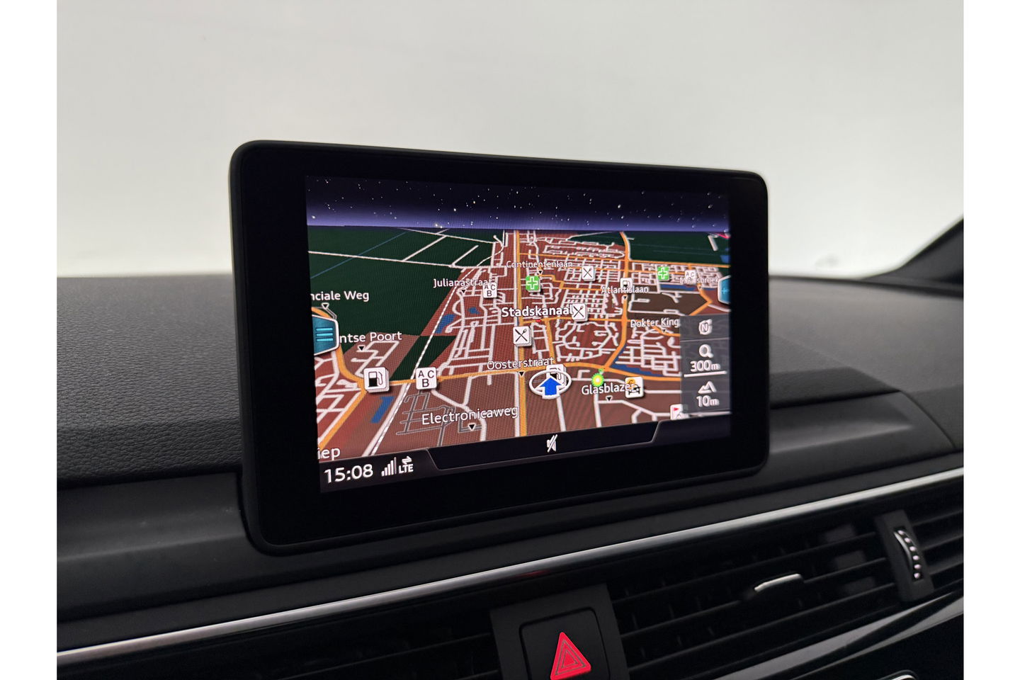 Audi A4 35 TFSI 150PK S-line Pano LED Sfeer Clima Cruise Navigatie PDC 18''LMV