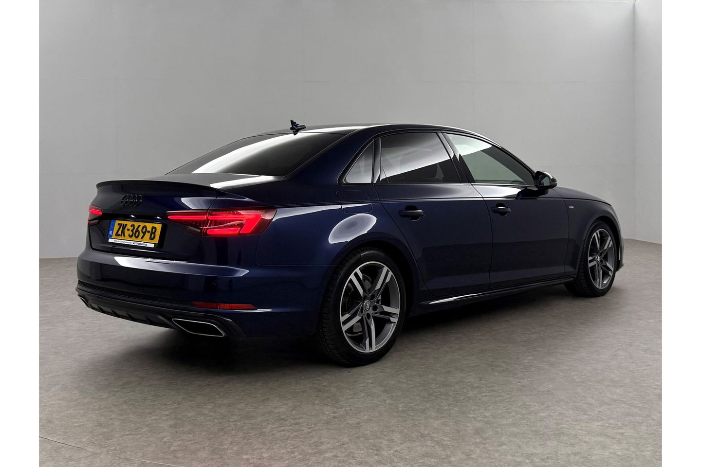 Audi A4 35 TFSI 150PK S-line Pano LED Sfeer Clima Cruise Navigatie PDC 18''LMV
