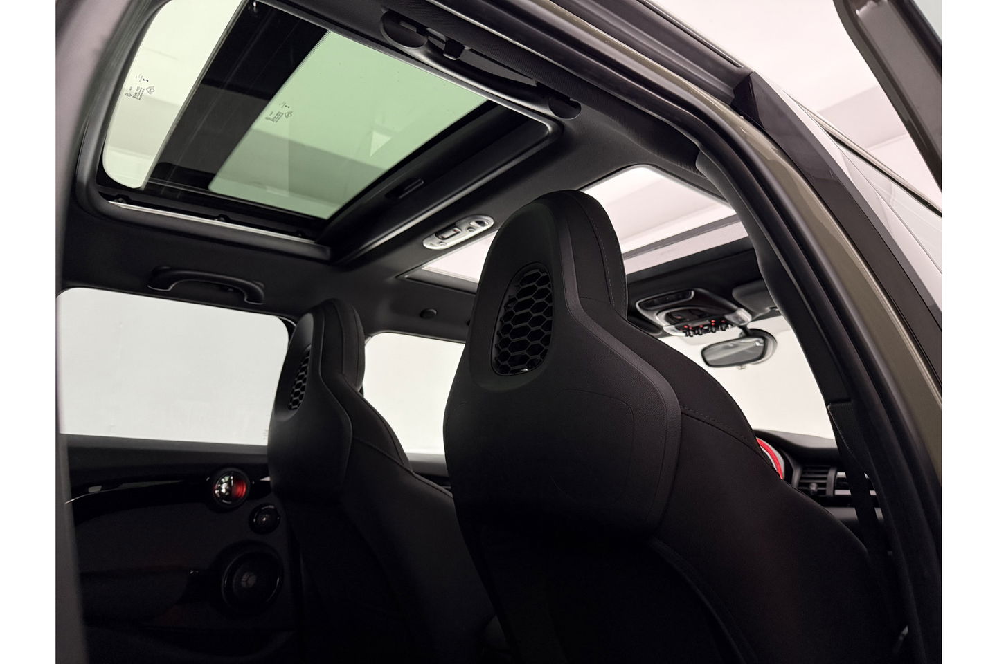 MINI Cooper 1.5 Cooper JCW PACK Pano | harman/kardon | Carplay Clima Cruise LED Navigatie PDC 18"LMV Stoelverwarming
