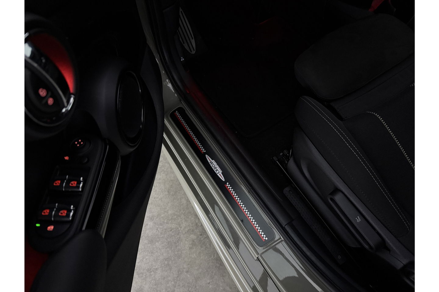 MINI Cooper 1.5 Cooper JCW PACK Pano | harman/kardon | Carplay Clima Cruise LED Navigatie PDC 18"LMV Stoelverwarming