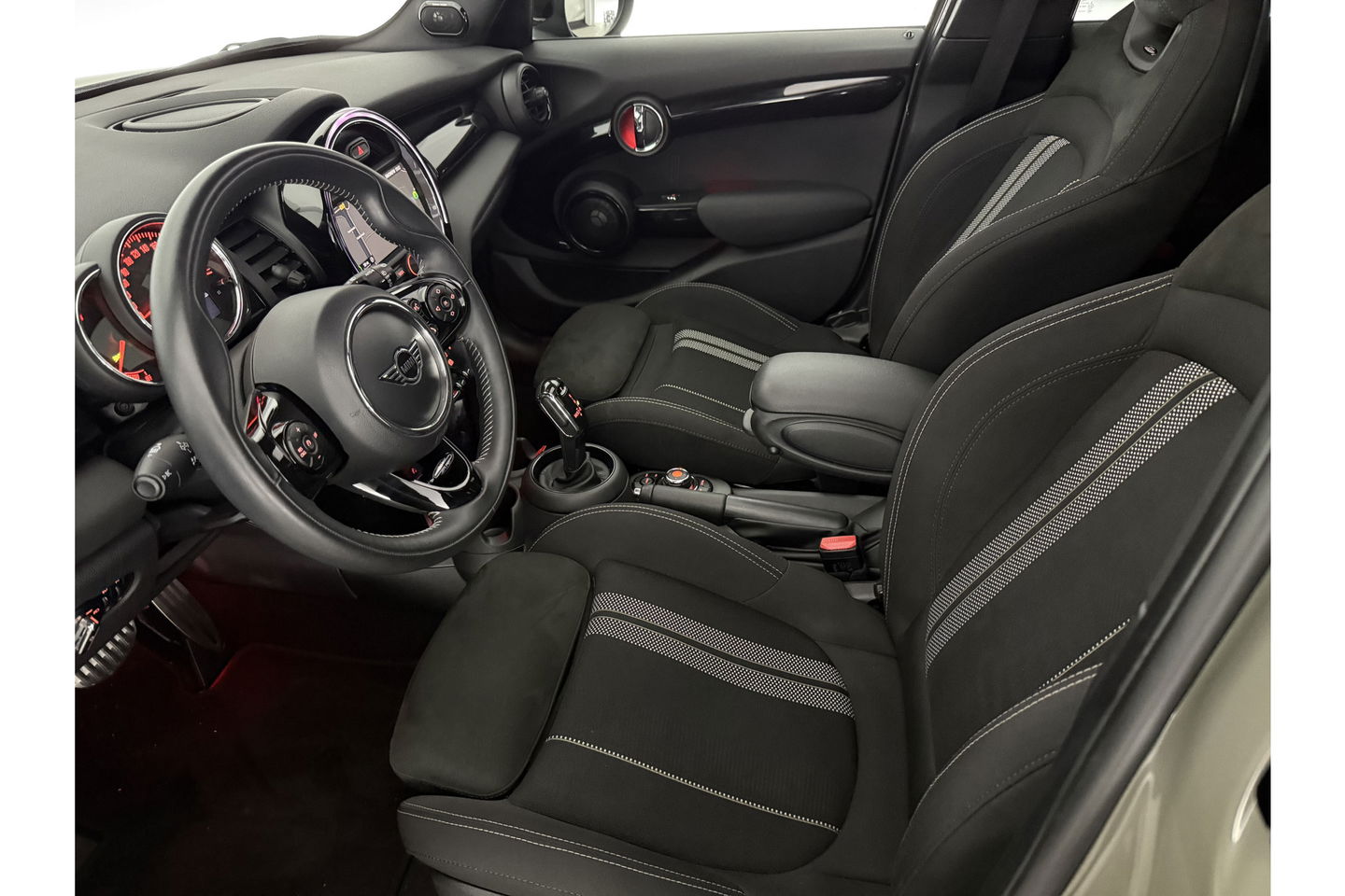 MINI Cooper 1.5 Cooper JCW PACK Pano | harman/kardon | Carplay Clima Cruise LED Navigatie PDC 18"LMV Stoelverwarming