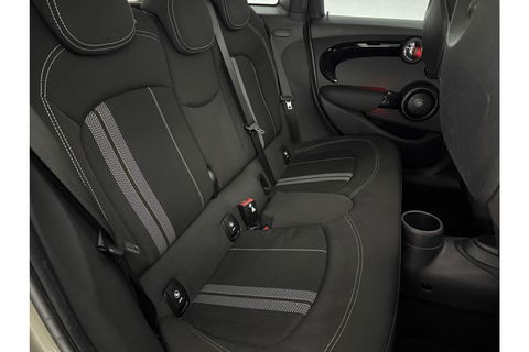 MINI Cooper 1.5 Cooper JCW PACK Pano | harman/kardon | Carplay Clima Cruise LED Navigatie PDC 18"LMV Stoelverwarming