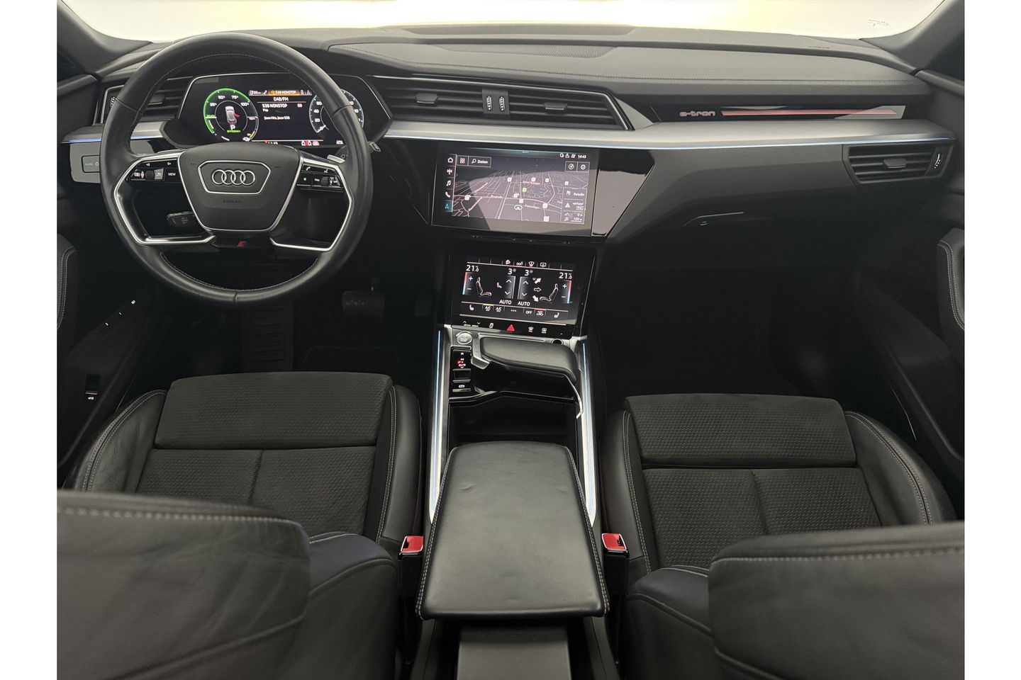 Audi e-tron 50 quattro Launch edition 71 kWh 313PK Pano LED Sfeer Virtual Trekhaak Carplay Head-up Camera Clima Cruise PDC Memory-Seat 21''LMV