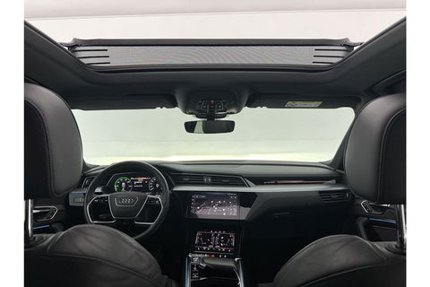 Audi e-tron 50 quattro Launch edition 71 kWh 313PK Pano LED Sfeer Virtual Trekhaak Carplay Head-up Camera Clima Cruise PDC Memory-Seat 21''LMV