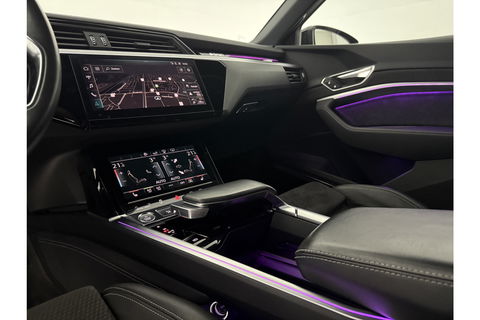 Audi e-tron 50 quattro Launch edition 71 kWh 313PK Pano LED Sfeer Virtual Trekhaak Carplay Head-up Camera Clima Cruise PDC Memory-Seat 21''LMV