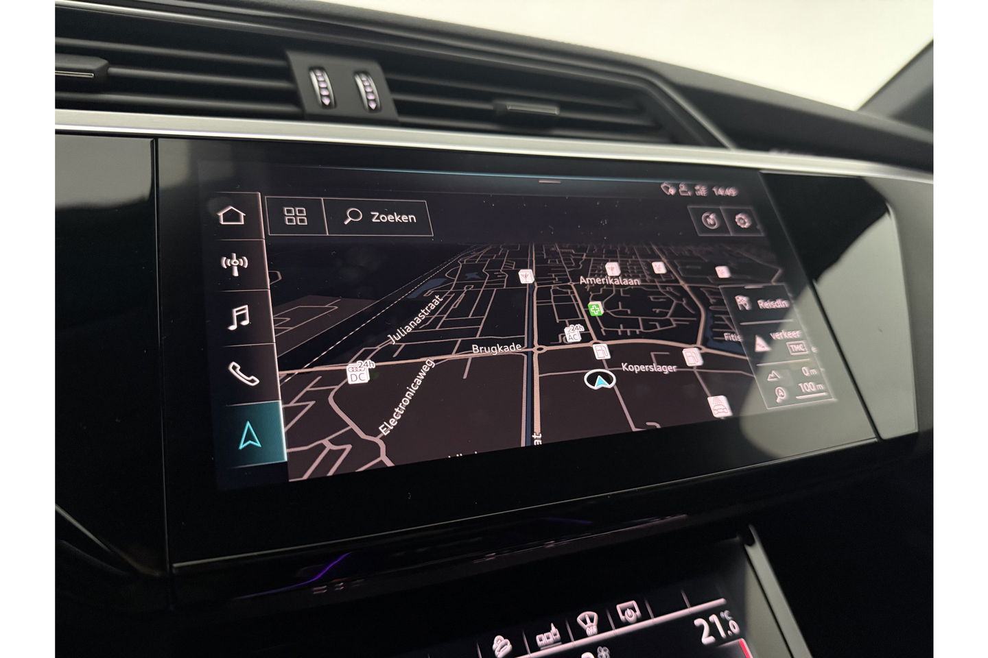 Audi e-tron 50 quattro Launch edition 71 kWh 313PK Pano LED Sfeer Virtual Trekhaak Carplay Head-up Camera Clima Cruise PDC Memory-Seat 21''LMV