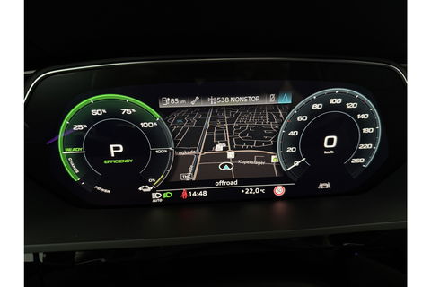 Audi e-tron 50 quattro Launch edition 71 kWh 313PK Pano LED Sfeer Virtual Trekhaak Carplay Head-up Camera Clima Cruise PDC Memory-Seat 21''LMV