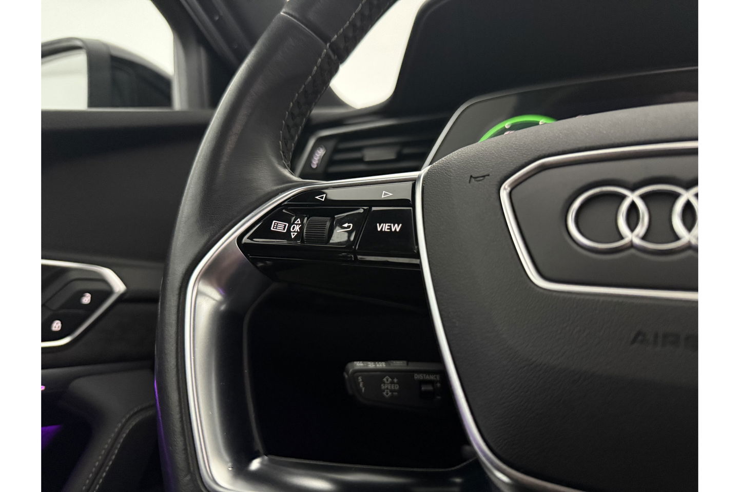 Audi e-tron 50 quattro Launch edition 71 kWh 313PK Pano LED Sfeer Virtual Trekhaak Carplay Head-up Camera Clima Cruise PDC Memory-Seat 21''LMV