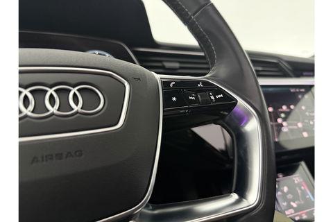 Audi e-tron 50 quattro Launch edition 71 kWh 313PK Pano LED Sfeer Virtual Trekhaak Carplay Head-up Camera Clima Cruise PDC Memory-Seat 21''LMV