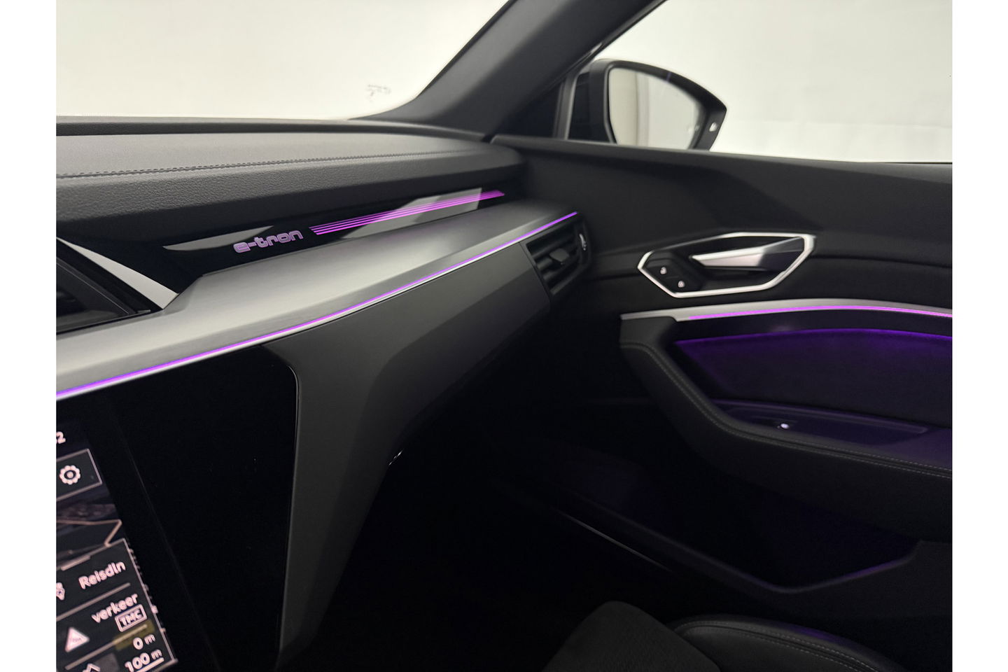 Audi e-tron 50 quattro Launch edition 71 kWh 313PK Pano LED Sfeer Virtual Trekhaak Carplay Head-up Camera Clima Cruise PDC Memory-Seat 21''LMV