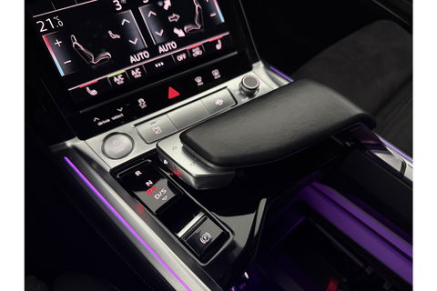 Audi e-tron 50 quattro Launch edition 71 kWh 313PK Pano LED Sfeer Virtual Trekhaak Carplay Head-up Camera Clima Cruise PDC Memory-Seat 21''LMV