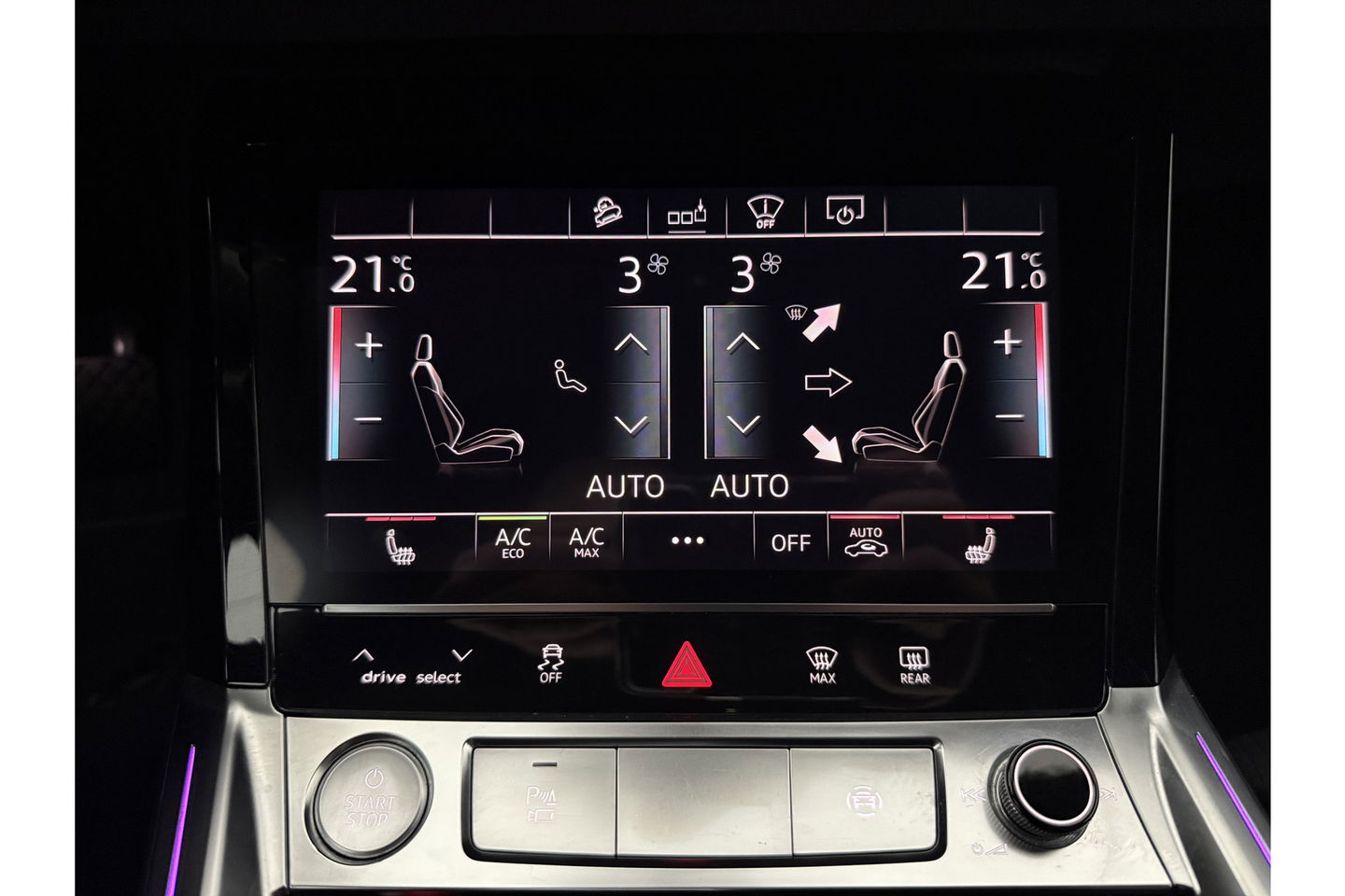 Audi e-tron 50 quattro Launch edition 71 kWh 313PK Pano LED Sfeer Virtual Trekhaak Carplay Head-up Camera Clima Cruise PDC Memory-Seat 21''LMV