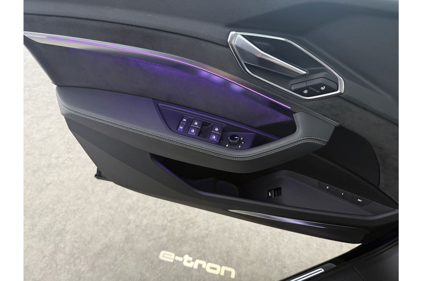 Audi e-tron 50 quattro Launch edition 71 kWh 313PK Pano LED Sfeer Virtual Trekhaak Carplay Head-up Camera Clima Cruise PDC Memory-Seat 21''LMV