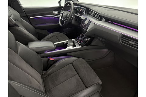 Audi e-tron 50 quattro Launch edition 71 kWh 313PK Pano LED Sfeer Virtual Trekhaak Carplay Head-up Camera Clima Cruise PDC Memory-Seat 21''LMV