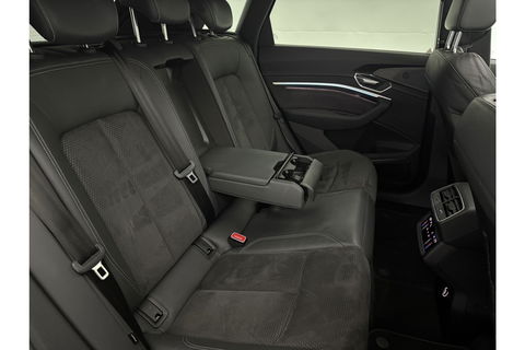 Audi e-tron 50 quattro Launch edition 71 kWh 313PK Pano LED Sfeer Virtual Trekhaak Carplay Head-up Camera Clima Cruise PDC Memory-Seat 21''LMV