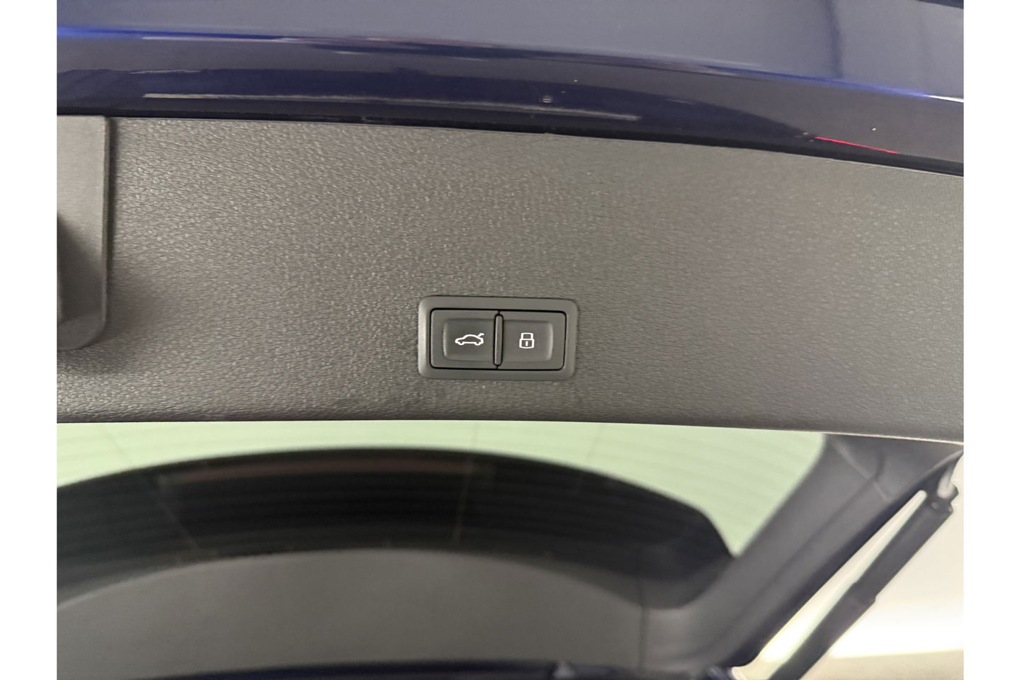 Audi e-tron 50 quattro Launch edition 71 kWh 313PK Pano LED Sfeer Virtual Trekhaak Carplay Head-up Camera Clima Cruise PDC Memory-Seat 21''LMV