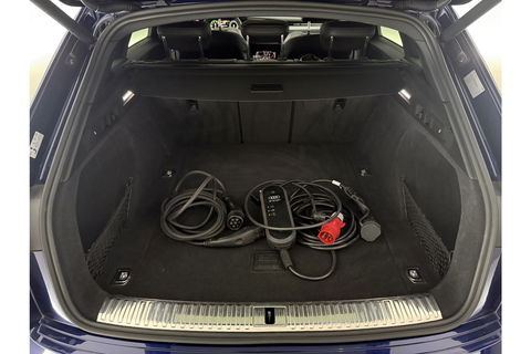 Audi e-tron 50 quattro Launch edition 71 kWh 313PK Pano LED Sfeer Virtual Trekhaak Carplay Head-up Camera Clima Cruise PDC Memory-Seat 21''LMV