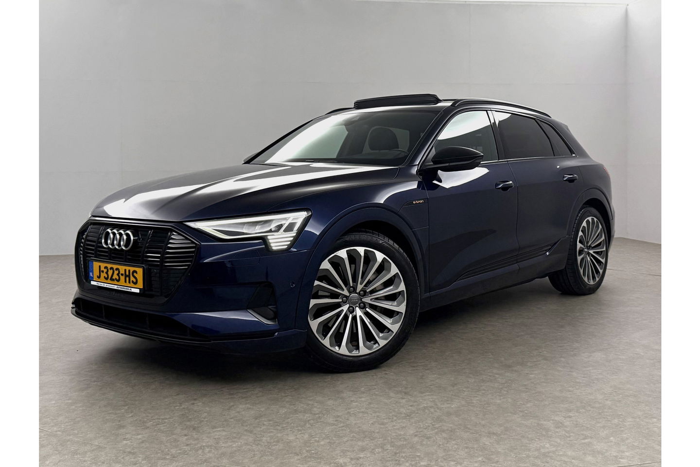 Audi e-tron 50 quattro Launch edition 71 kWh 313PK Pano LED Sfeer Virtual Trekhaak Carplay Head-up Camera Clima Cruise PDC Memory-Seat 21''LMV