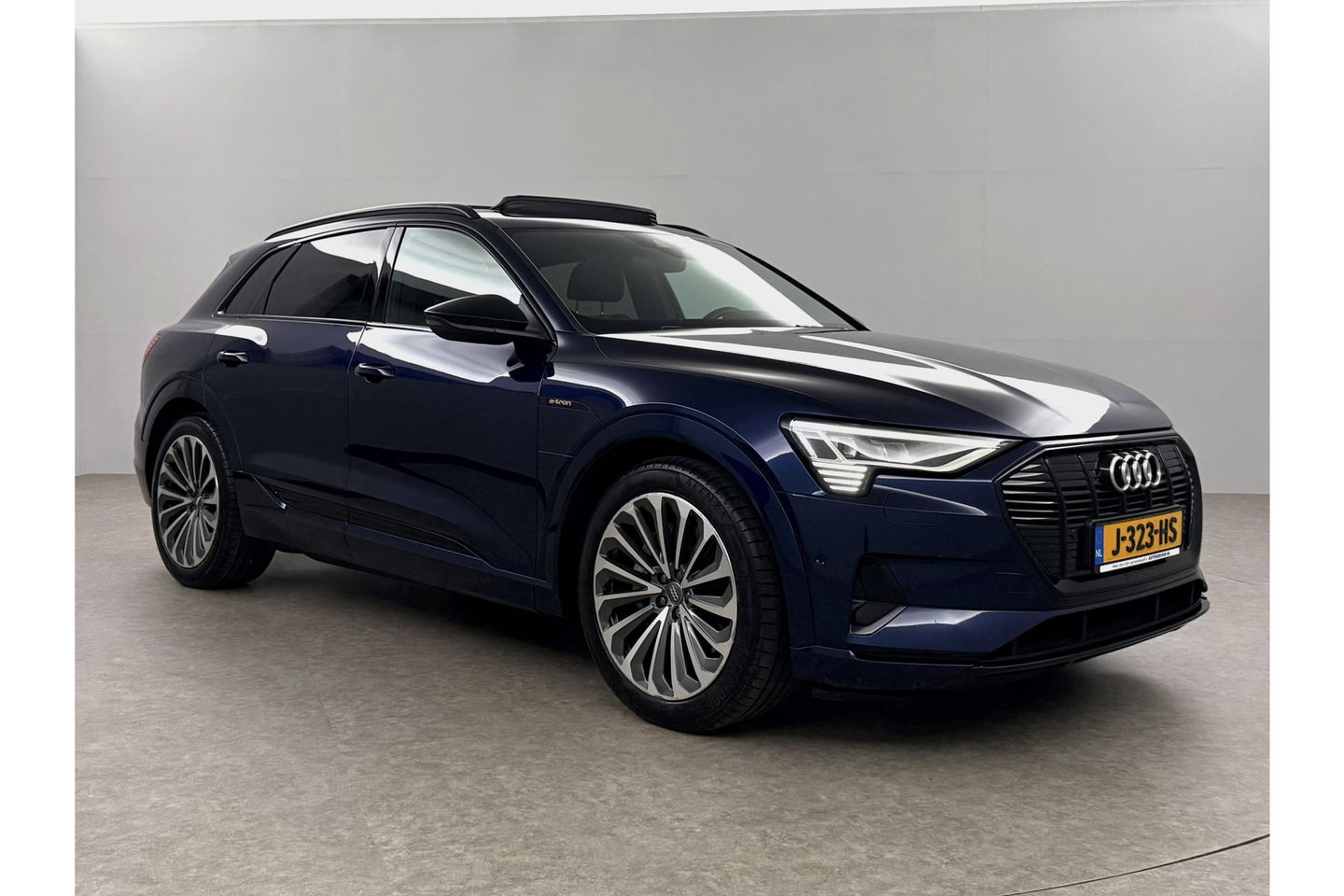 Audi e-tron 50 quattro Launch edition 71 kWh 313PK Pano LED Sfeer Virtual Trekhaak Carplay Head-up Camera Clima Cruise PDC Memory-Seat 21''LMV