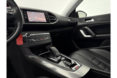 Peugeot 308 1.2 PureTech 360Camera Pano LED Carplay Cruise Clima Navi Leder PDC Massagestoel 16"LMV