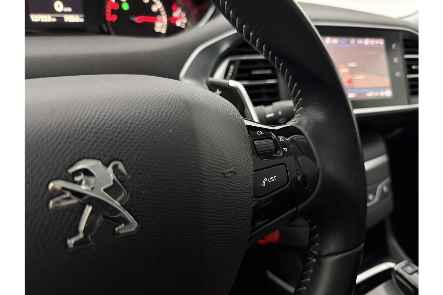 Peugeot 308 1.2 PureTech 360Camera Pano LED Carplay Cruise Clima Navi Leder PDC Massagestoel 16"LMV