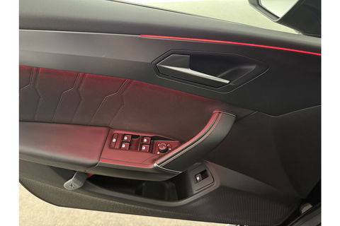 CUPRA Leon 1.4 e-Hybrid 245PK VZ Performance Pano Camera Carplay LED Sfeer Virtual Navi Cruise Clima PDC 19''LMV