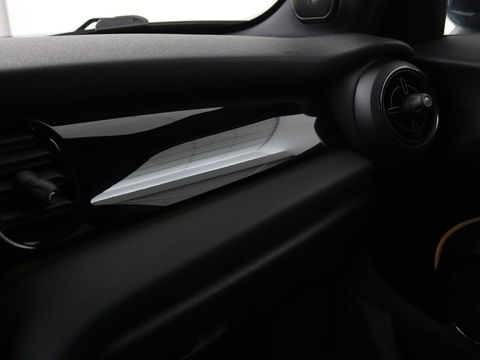 MINI Cooper S 2.0 John Cooper Works | Panoramadak | Stoelverwarming | Camera | Carplay | Full LED | Leder | Harman/Kardon | Climate control | Cruise control