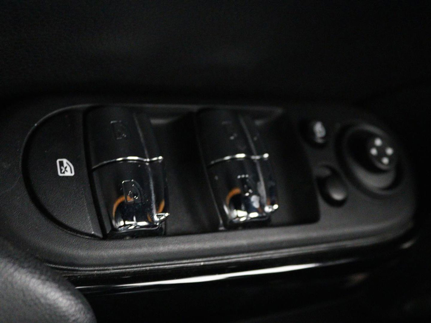 MINI Cooper S 2.0 John Cooper Works | Panoramadak | Stoelverwarming | Camera | Carplay | Full LED | Leder | Harman/Kardon | Climate control | Cruise control