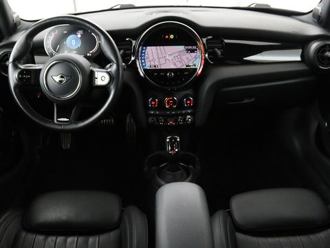 MINI Cooper S 2.0 John Cooper Works | Panoramadak | Stoelverwarming | Camera | Carplay | Full LED | Leder | Harman/Kardon | Climate control | Cruise control