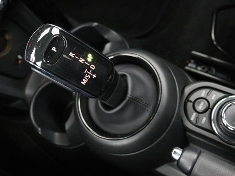 MINI Cooper S 2.0 John Cooper Works | Panoramadak | Stoelverwarming | Camera | Carplay | Full LED | Leder | Harman/Kardon | Climate control | Cruise control
