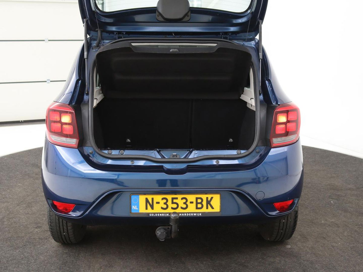 Dacia Sandero 0.9 TCe Laureate | Trekhaak | Airco | Bluetooth | Elektrische ramen | Radio/CD