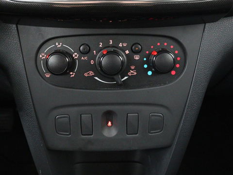 Dacia Sandero 0.9 TCe Laureate | Trekhaak | Airco | Bluetooth | Elektrische ramen | Radio/CD