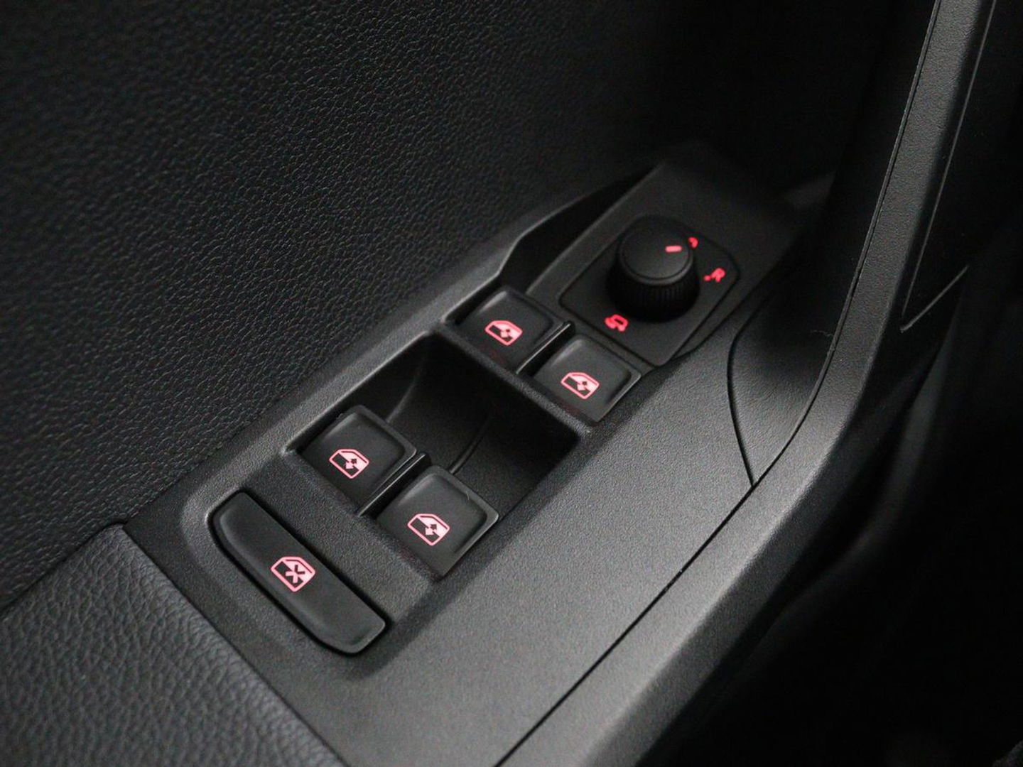 SEAT Ibiza 1.0 TSI Style Intens | Carplay | Trekhaak | Navigatie | Climate control | Camera | Cruise control | Parkeerhulp | Bluetooth