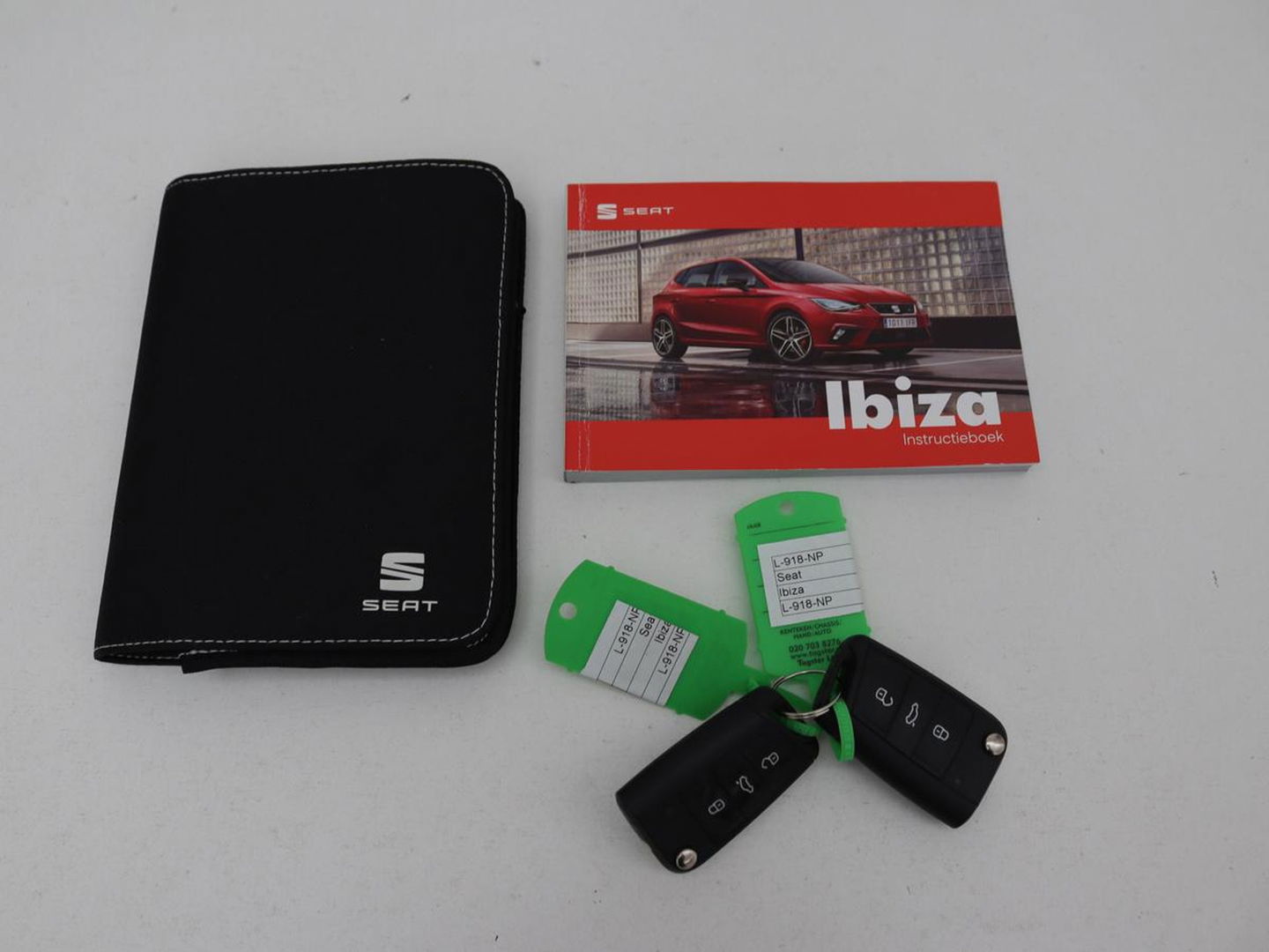 SEAT Ibiza 1.0 TSI Style Intens | Carplay | Trekhaak | Navigatie | Climate control | Camera | Cruise control | Parkeerhulp | Bluetooth
