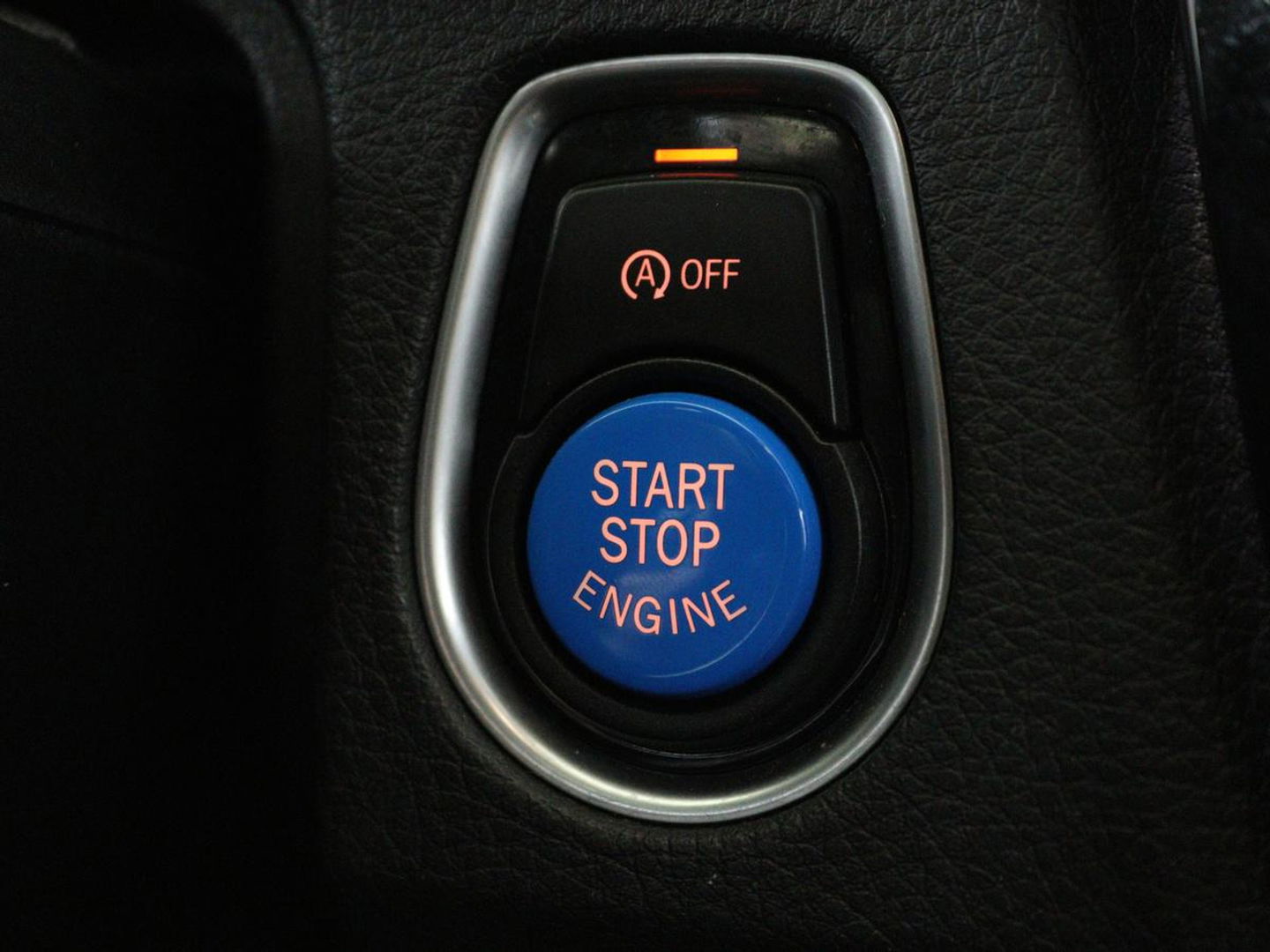 BMW 3-serie 320i M Sport | Sportstoelen | Alcantara | Full LED | Navigatie | Climate control | Bluetooth | Parkeerhulp | Cruise control