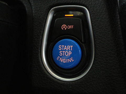 BMW 3-serie 320i M Sport | Sportstoelen | Alcantara | Full LED | Navigatie | Climate control | Bluetooth | Parkeerhulp | Cruise control