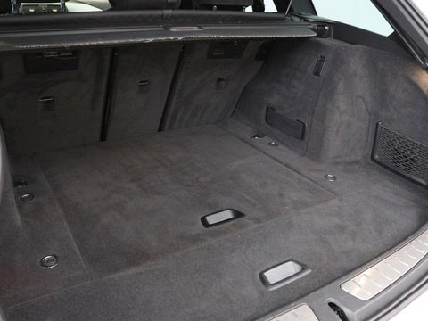 BMW 3-serie 320i M Sport | Sportstoelen | Alcantara | Full LED | Navigatie | Climate control | Bluetooth | Parkeerhulp | Cruise control