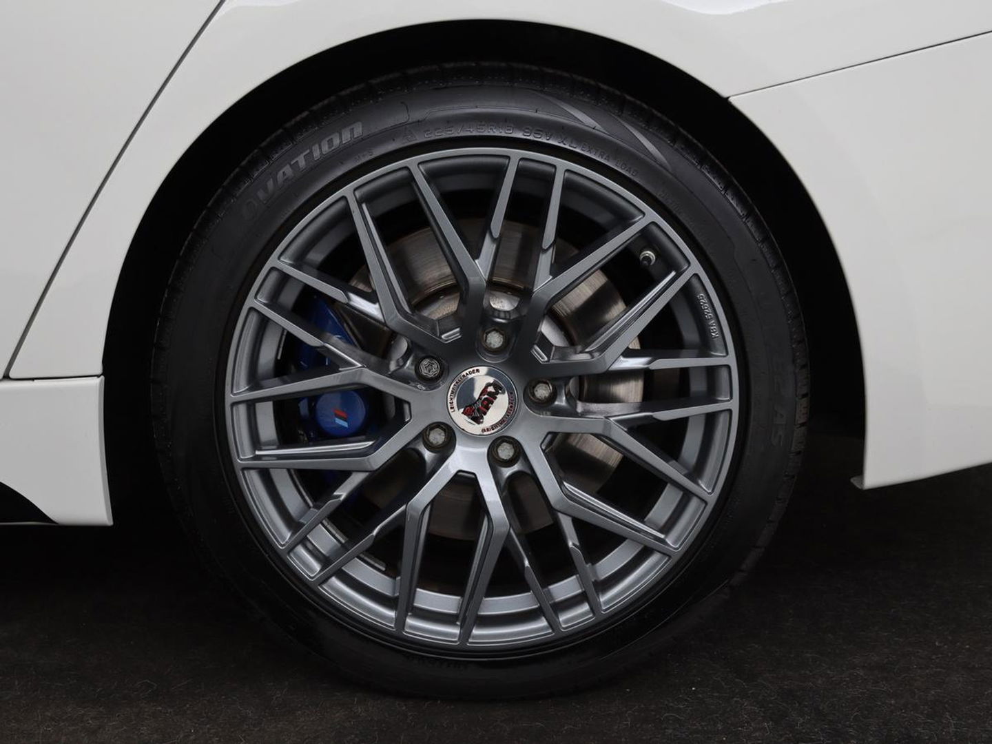 BMW 3-serie 320i M Sport | Sportstoelen | Alcantara | Full LED | Navigatie | Climate control | Bluetooth | Parkeerhulp | Cruise control