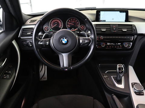 BMW 3-serie 320i M Sport | Sportstoelen | Alcantara | Full LED | Navigatie | Climate control | Bluetooth | Parkeerhulp | Cruise control