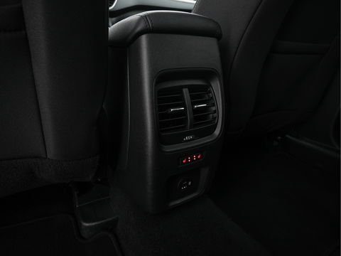 Ford Kuga 2.5 PHEV Titanium (INCL-BTW) *DIGI-COCKPIT | ADAPTIVE-CRUISE | BLINDSPOT | PARK-PILOT | CAMERA | NAVI-FULLMAP | HEATED-SEATS | COMFORT-SEATS | ECC | CARPLAY | PDC | DAB | LANE-ASSIST | 17''ALU*