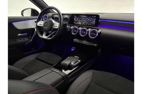 Mercedes-Benz A-Klasse 180 AMG Pano Sfeer Virtual Camera LED Clima Cruise Navi PDC 18''LMV
