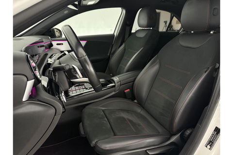 Mercedes-Benz A-Klasse 180 AMG Pano Sfeer Virtual Camera LED Clima Cruise Navi PDC 18''LMV