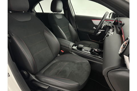 Mercedes-Benz A-Klasse 180 AMG Pano Sfeer Virtual Camera LED Clima Cruise Navi PDC 18''LMV