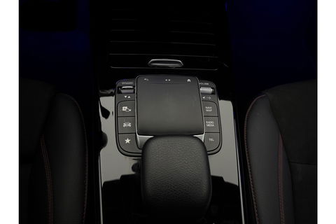 Mercedes-Benz A-Klasse 180 AMG Pano Sfeer Virtual Camera LED Clima Cruise Navi PDC 18''LMV