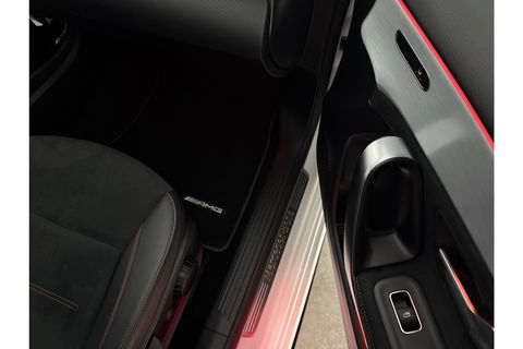 Mercedes-Benz A-Klasse 180 AMG Pano Sfeer Virtual Camera LED Clima Cruise Navi PDC 18''LMV