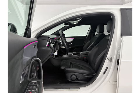 Mercedes-Benz A-Klasse 180 AMG Pano Sfeer Virtual Camera LED Clima Cruise Navi PDC 18''LMV