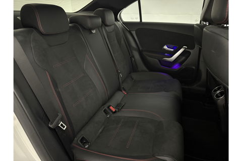 Mercedes-Benz A-Klasse 180 AMG Pano Sfeer Virtual Camera LED Clima Cruise Navi PDC 18''LMV