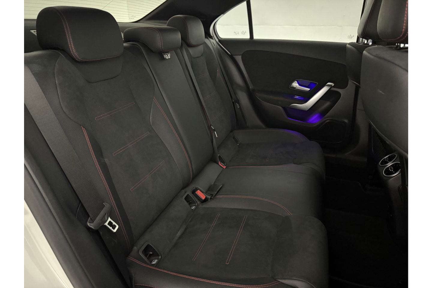 Mercedes-Benz A-Klasse 180 AMG Pano Sfeer Virtual Camera LED Clima Cruise Navi PDC 18''LMV