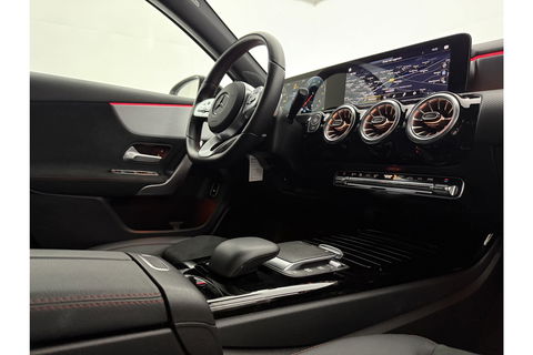 Mercedes-Benz A-Klasse 180 AMG Pano Sfeer Virtual Camera LED Clima Cruise Navi PDC 18''LMV